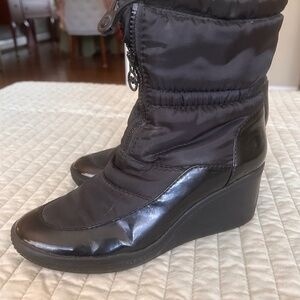 Anne Klein winter wedge bootues